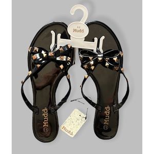 ❗️FINAL❗️ 🆕 MUDD Black Studded Bow Thong Sandals